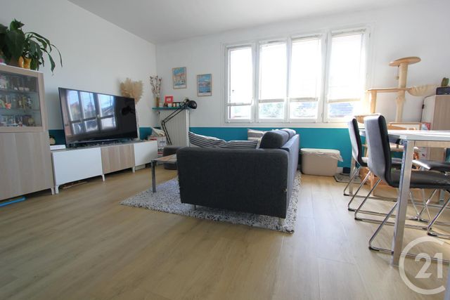 Appartement F3 à vendre - 3 pièces - 65.41 m2 - ST MICHEL SUR ORGE - 91 - ILE-DE-FRANCE - Century 21 Agence De La Poste