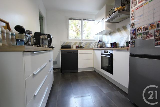 Appartement F3 à vendre - 3 pièces - 65.41 m2 - ST MICHEL SUR ORGE - 91 - ILE-DE-FRANCE - Century 21 Agence De La Poste