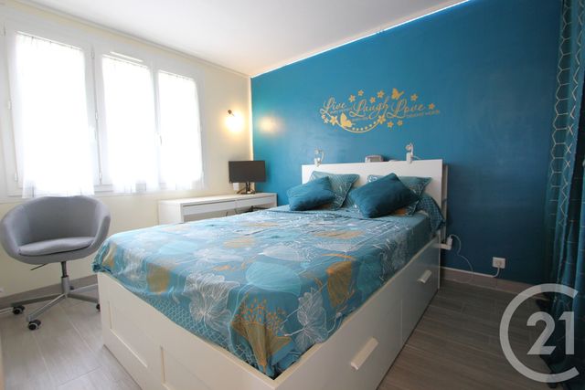 Appartement F5 à vendre - 5 pièces - 80.74 m2 - ST MICHEL SUR ORGE - 91 - ILE-DE-FRANCE - Century 21 Agence De La Poste