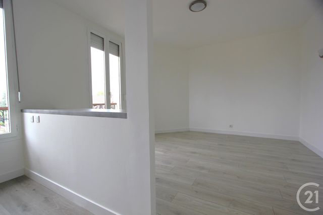 Afficher la photo en grand Appartement F2 à vendre - 2 pièces - 33.3 m2 - ST MICHEL SUR ORGE - 91 - ILE-DE-FRANCE - Century 21 Agence De La Poste