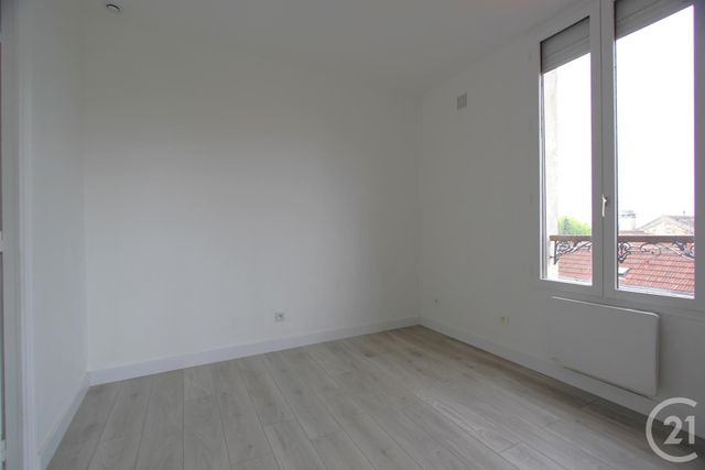 Afficher la photo en grand Appartement F2 à vendre - 2 pièces - 33.3 m2 - ST MICHEL SUR ORGE - 91 - ILE-DE-FRANCE - Century 21 Agence De La Poste