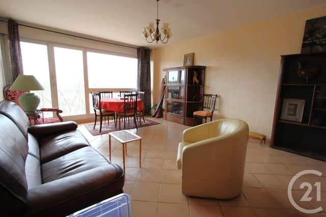 Appartement F4 à vendre - 3 pièces - 82.59 m2 - ST MICHEL SUR ORGE - 91 - ILE-DE-FRANCE - Century 21 Agence De La Poste