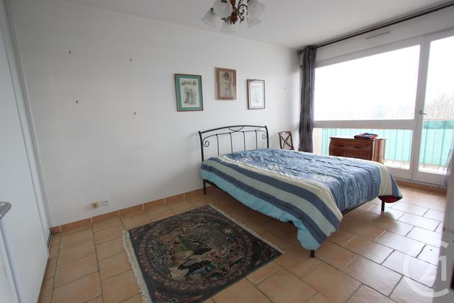 Appartement F4 à vendre - 3 pièces - 82.59 m2 - ST MICHEL SUR ORGE - 91 - ILE-DE-FRANCE - Century 21 Agence De La Poste