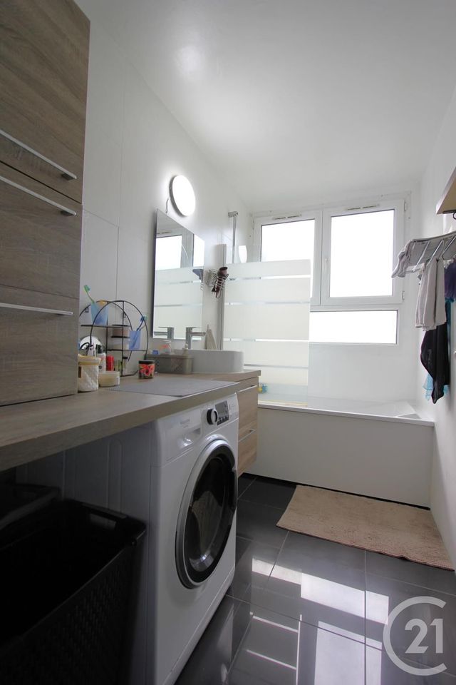 Appartement F4 à vendre - 4 pièces - 79.89 m2 - ST MICHEL SUR ORGE - 91 - ILE-DE-FRANCE - Century 21 Agence De La Poste