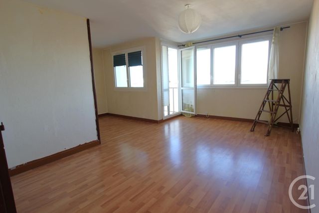 Appartement F5 à vendre - 5 pièces - 82.32 m2 - ST MICHEL SUR ORGE - 91 - ILE-DE-FRANCE - Century 21 Agence De La Poste