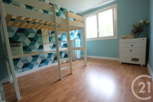 Appartement F5 à vendre - 5 pièces - 82.32 m2 - ST MICHEL SUR ORGE - 91 - ILE-DE-FRANCE - Century 21 Agence De La Poste
