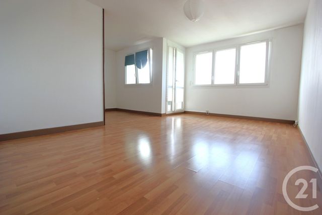 Appartement F5 à vendre - 5 pièces - 82.32 m2 - ST MICHEL SUR ORGE - 91 - ILE-DE-FRANCE - Century 21 Agence De La Poste