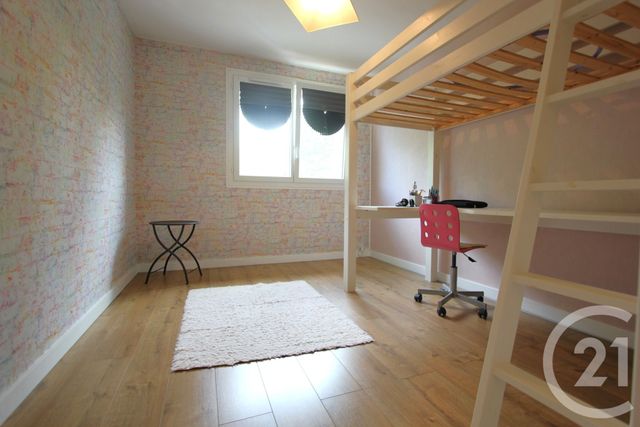 Appartement F5 à vendre - 5 pièces - 82.32 m2 - ST MICHEL SUR ORGE - 91 - ILE-DE-FRANCE - Century 21 Agence De La Poste