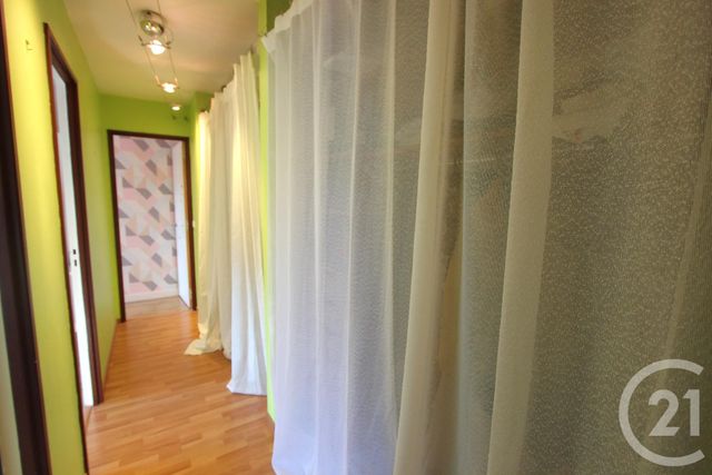 Appartement F5 à vendre - 5 pièces - 82.32 m2 - ST MICHEL SUR ORGE - 91 - ILE-DE-FRANCE - Century 21 Agence De La Poste