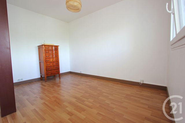 Appartement F5 à vendre - 5 pièces - 82.32 m2 - ST MICHEL SUR ORGE - 91 - ILE-DE-FRANCE - Century 21 Agence De La Poste