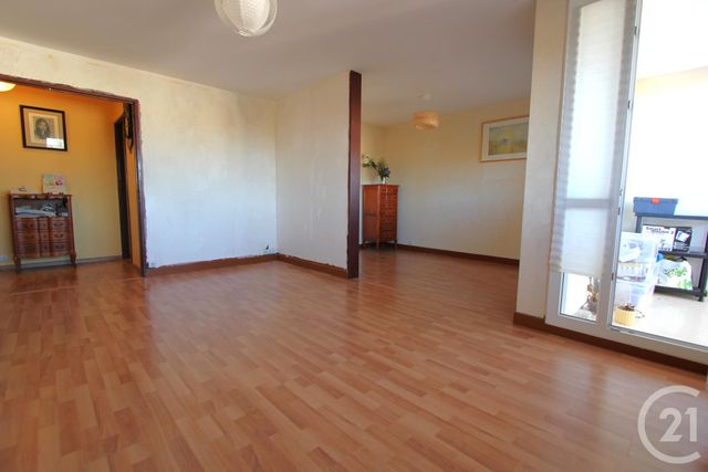 Appartement F5 à vendre - 5 pièces - 82.32 m2 - ST MICHEL SUR ORGE - 91 - ILE-DE-FRANCE - Century 21 Agence De La Poste