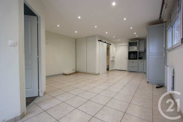 Appartement F2 à louer - 2 pièces - 43.96 m2 - ST MICHEL SUR ORGE - 91 - ILE-DE-FRANCE - Century 21 Agence De La Poste