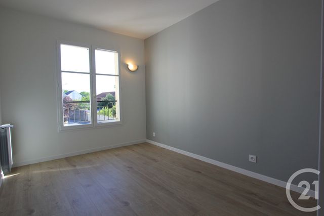 Appartement F4 à louer - 4 pièces - 80.63 m2 - MONTLHERY - 91 - ILE-DE-FRANCE - Century 21 Agence De La Poste