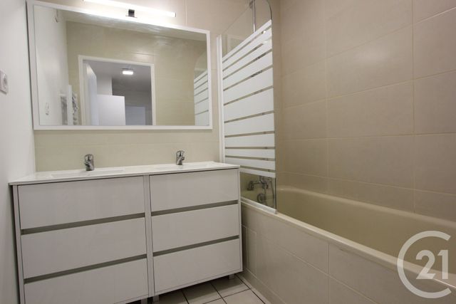 Appartement F4 à louer - 4 pièces - 80.63 m2 - MONTLHERY - 91 - ILE-DE-FRANCE - Century 21 Agence De La Poste