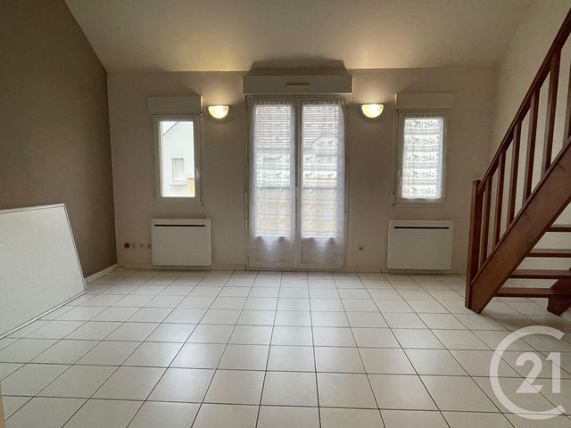 Appartement Duplex à louer - 2 pièces - 41.06 m2 - ST MICHEL SUR ORGE - 91 - ILE-DE-FRANCE - Century 21 Agence De La Poste