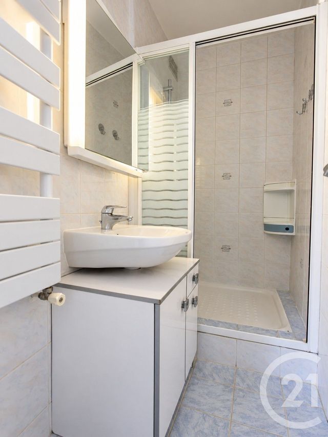 Appartement F2 bis à vendre - 2 pièces - 47.03 m2 - VERSAILLES - 78 - ILE-DE-FRANCE - Century 21 Agence De La Poste